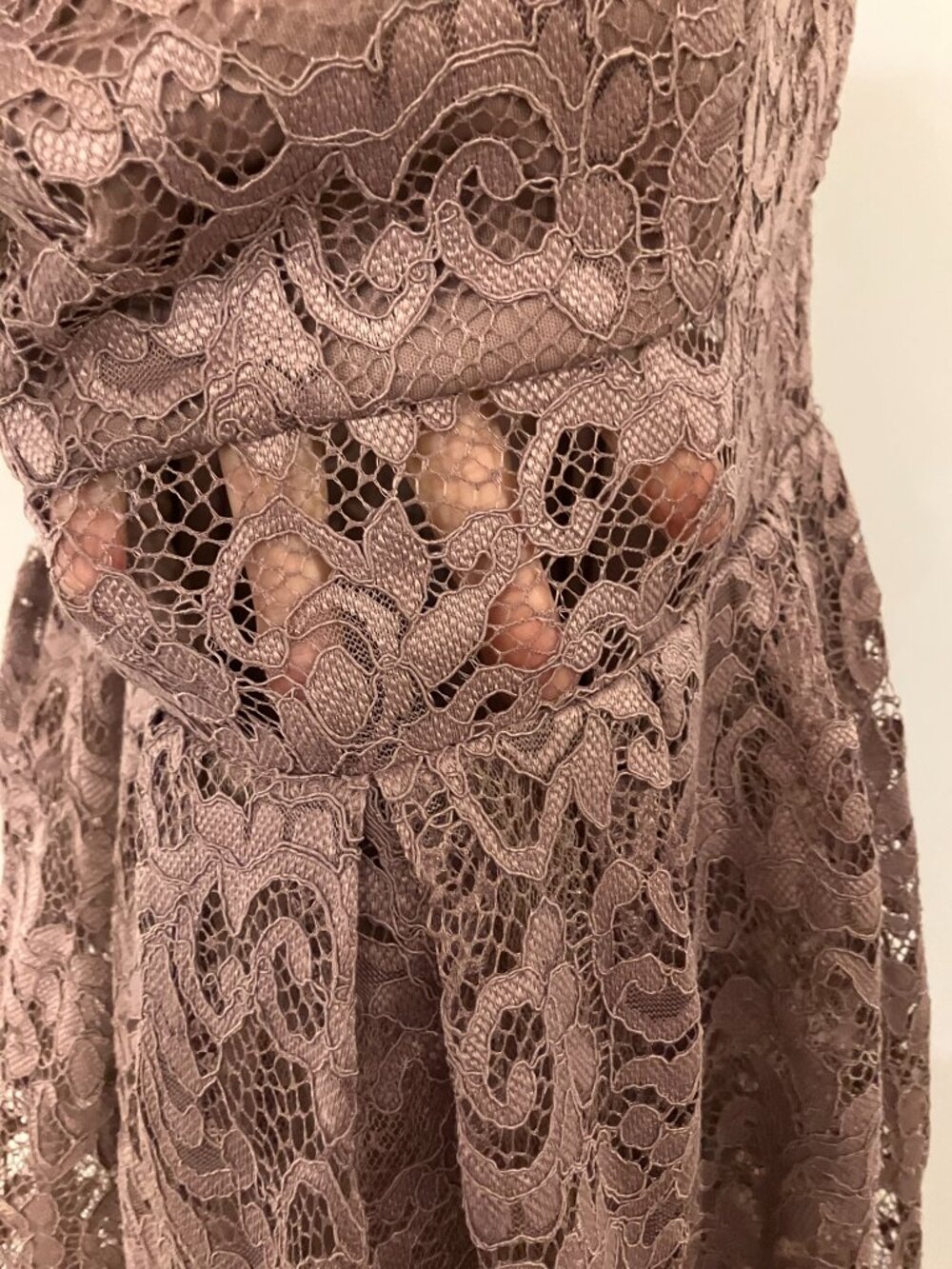 Lace Dress - Picture 4 of 6
